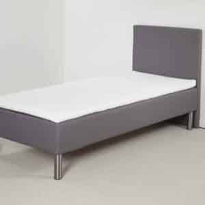 Lea Gold boksmadras 90 x 210 cm med gavl, ben og topmadras Koksgrå 6 cm koldskum